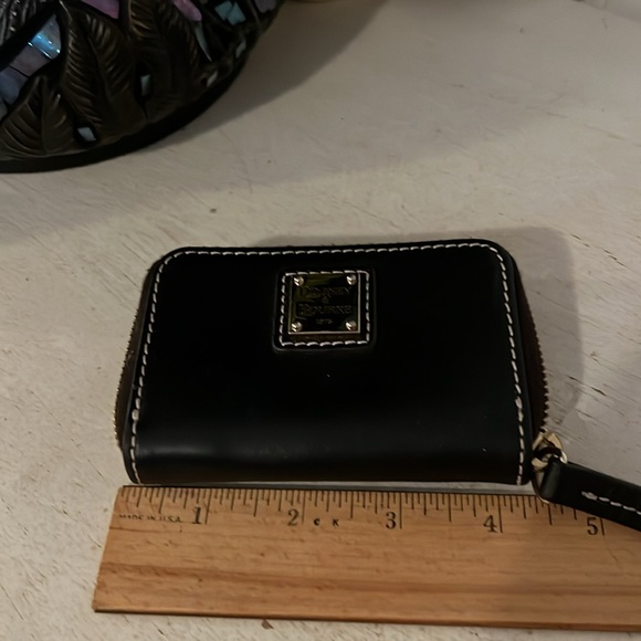 Dooney and Bourke Florentine medium zip around  leather wallet - Picture 5 of 5